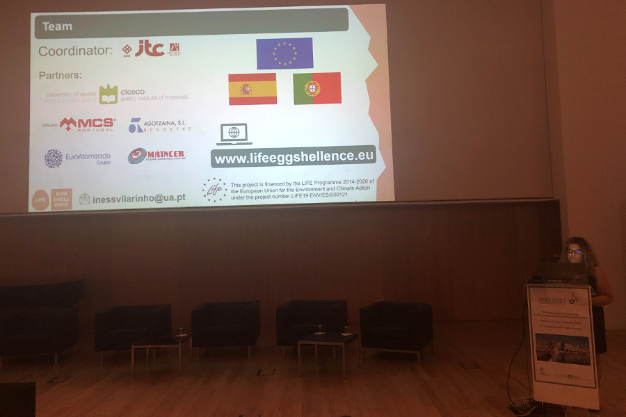 The LIFE EGGSHELLENCE project, funded by the European Union (REF: LIFE 19 ENV/ES/00121 through the 2014-2020 programme for the Environment and Climate Action, was presented last 6th September at the 17th International Conference RRB 2021 (Renewable Resources and Biorefineries) at the Santiago Campus of the University of Aveiro (Portugal).